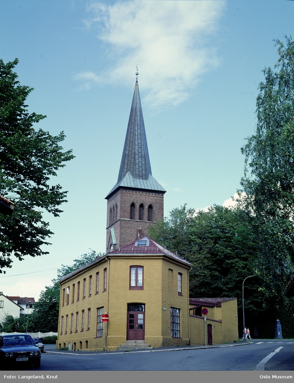bygård, Kampen kirke, biler