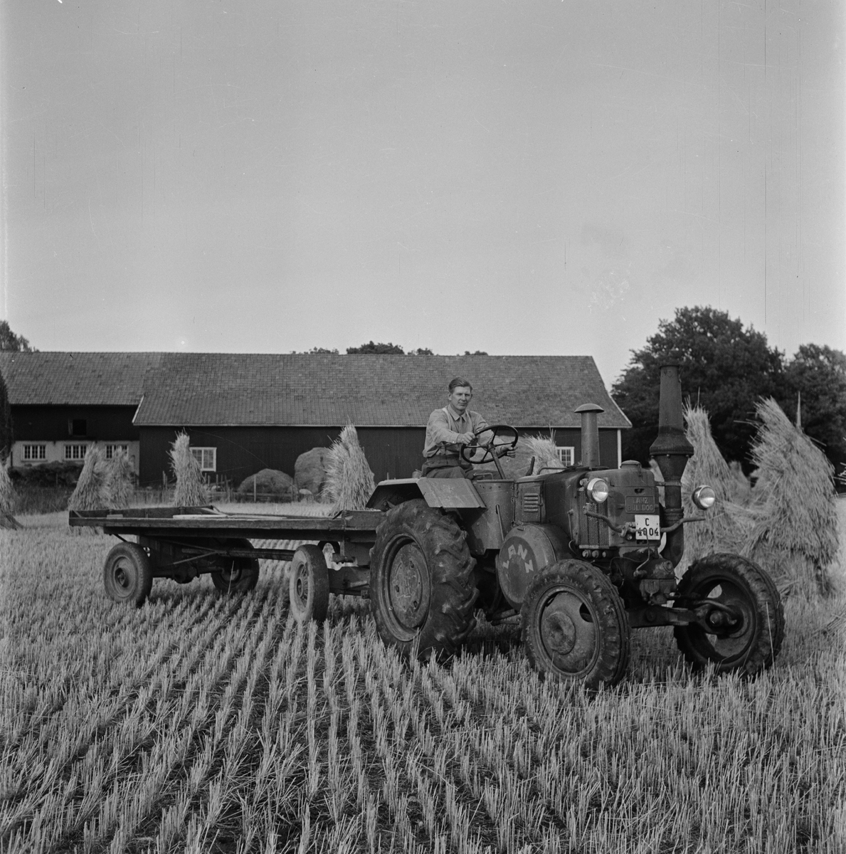 Lantbrukare Erengren, Rasbo, Uppland 1955