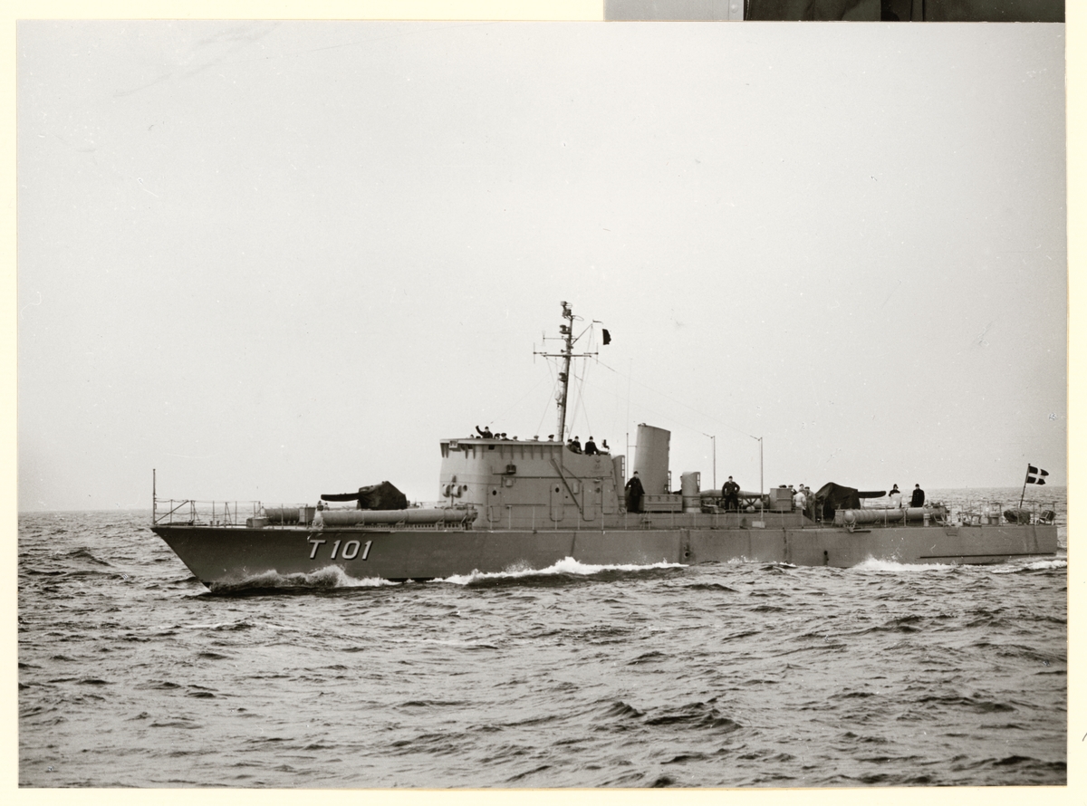 Bilden visar torpedbåten Perseus till havs.