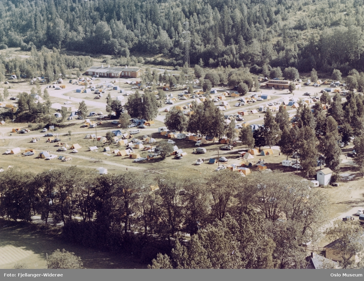 Bogstad Camping, telt, campingvogner, skog