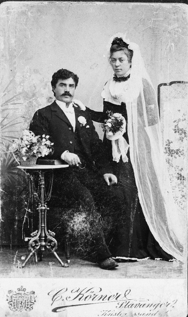 Brudebilete av Olaf Undheim (1873 - 1950) og Pauline Amanda Skår (1879 - 1949)