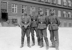 Tyske soldater på Bispehaugen skole