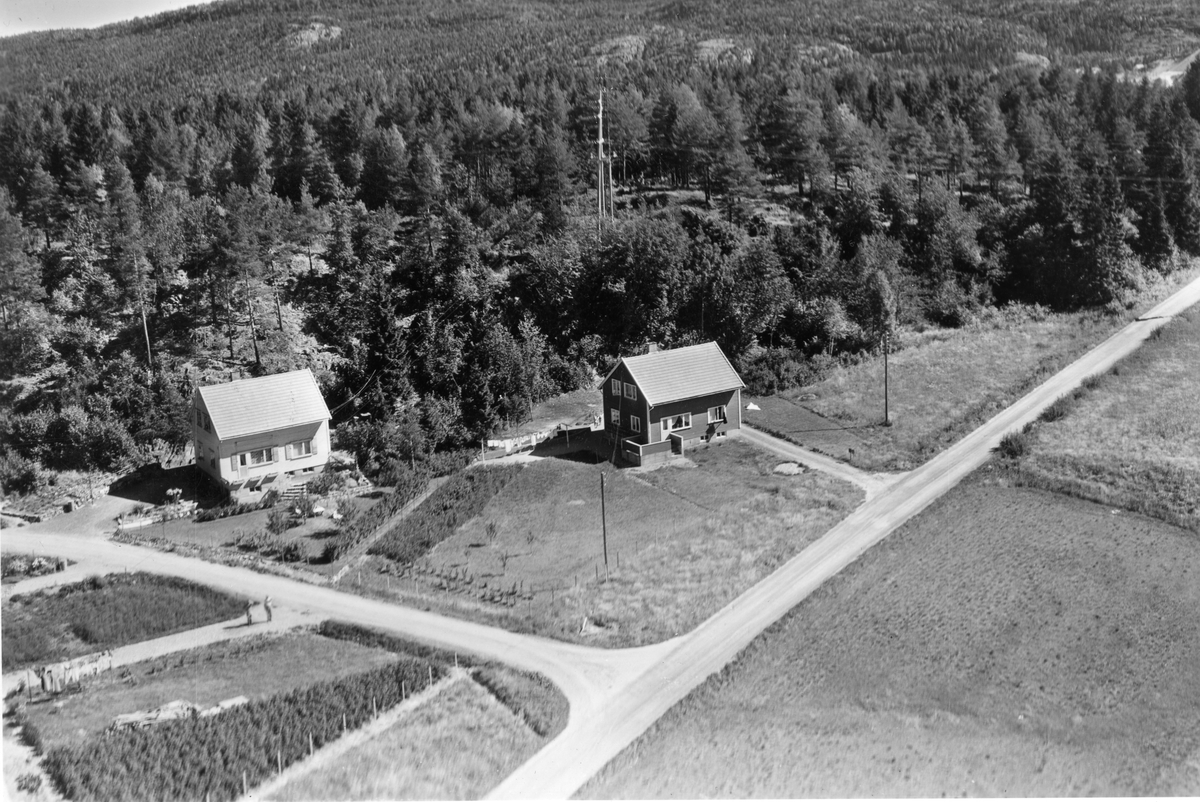 Flyfotoarkiv fra Fjellanger Widerøe AS, fra Porsgrunn Kommune. Flåtten. Fotografert 08.08.1959. Fotograf J. Kruse