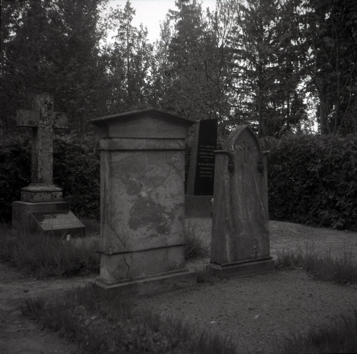 Rodinska graven vid Blackstads kyrka.