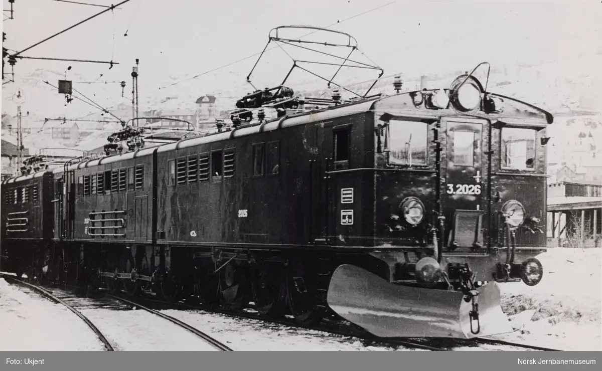Elektrisk lokomotiv for Ofotbanens malmtog, El 3 2026 på Narvik stasjon