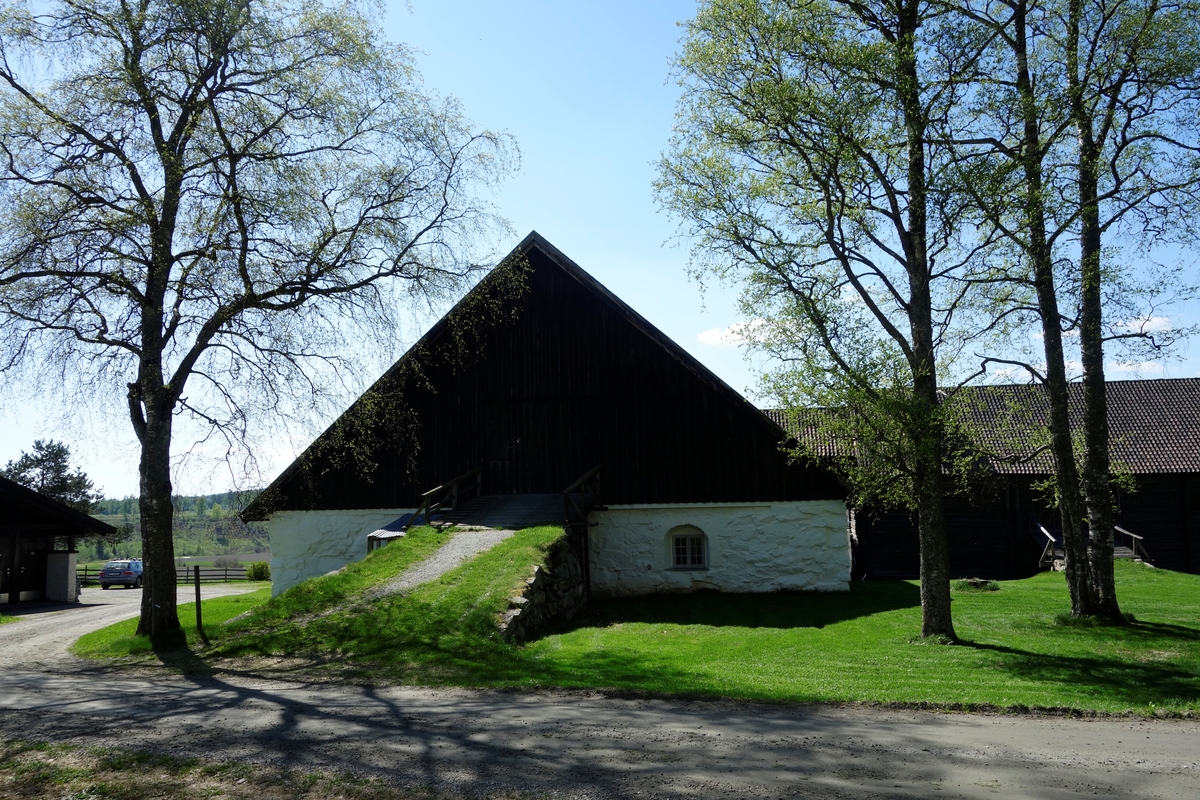 Fjøs gården Store Hvam, fra 1780. Ikke flyttet.