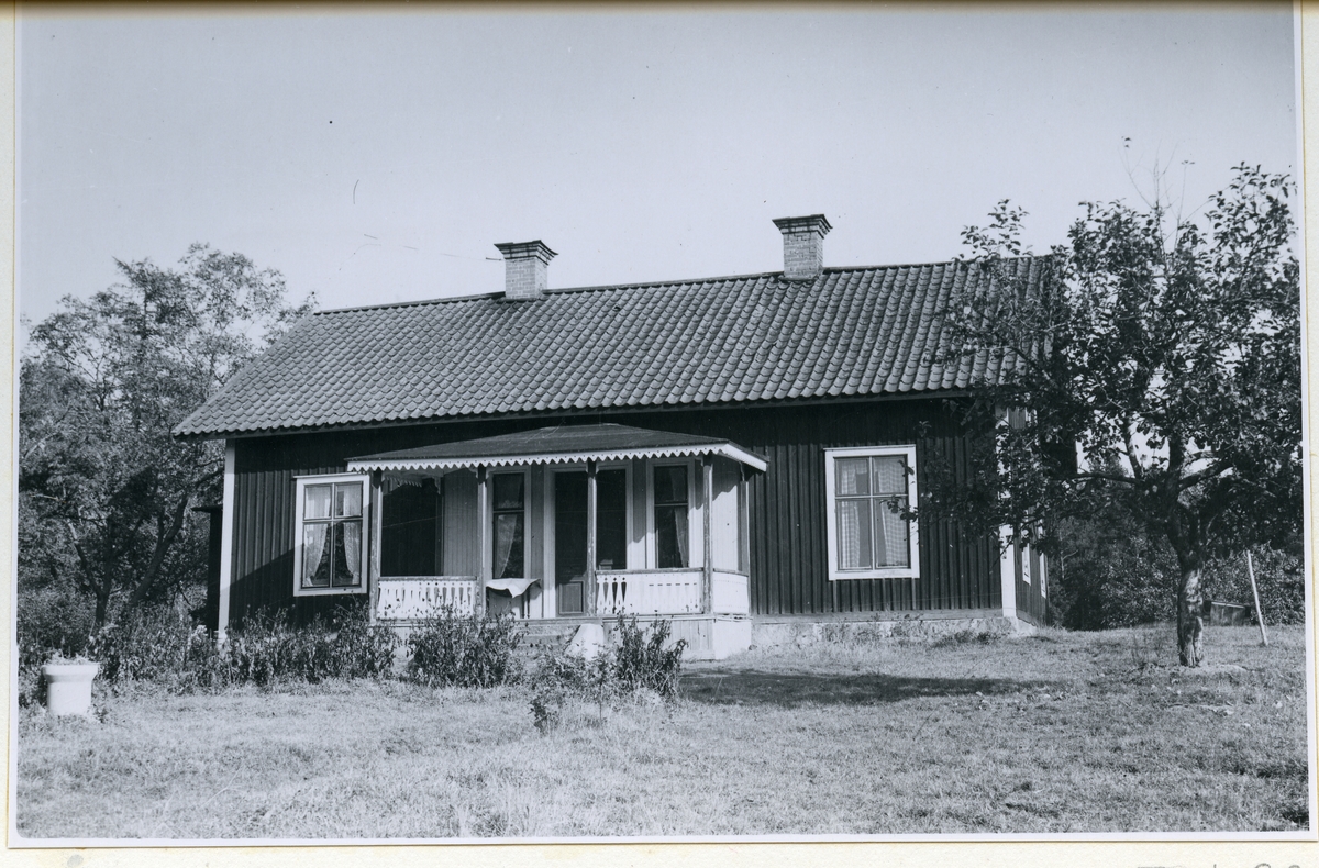 Odensvi sn, Köping, Torsmossen.
Manbyggnaden, 1949.