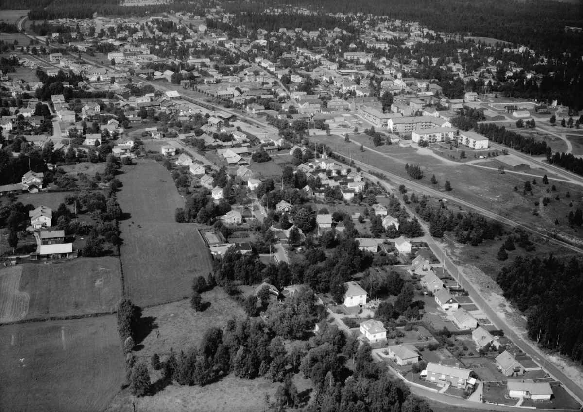 Flygfoto över Skillingaryd i Vaggeryds kommun, Jönköpings län. 1160/1963