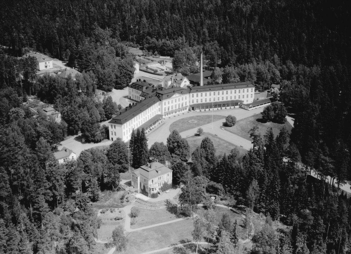 Flygfoto över Hässleby sanatorium i Eksjö kommun, Jönköpings län. 759/1964