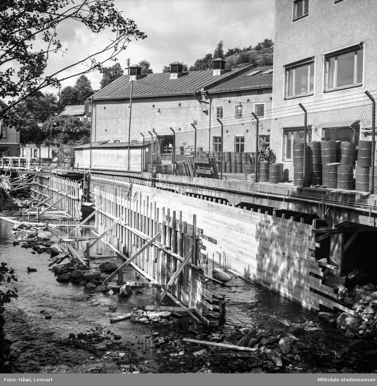 Mölndalsån uppströms Forsebron. Mölndal, 16/8 1963.