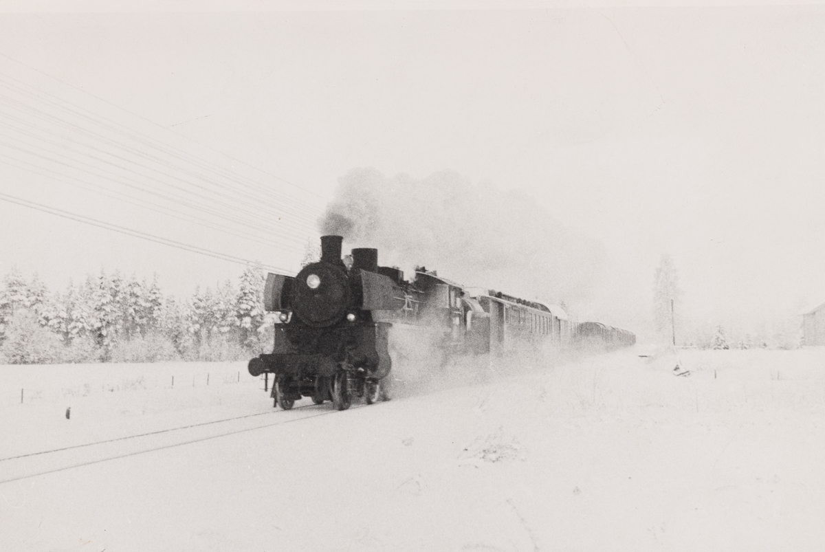Damplokomotiv type 26c med godstog fra Kongsvinger til Elverum