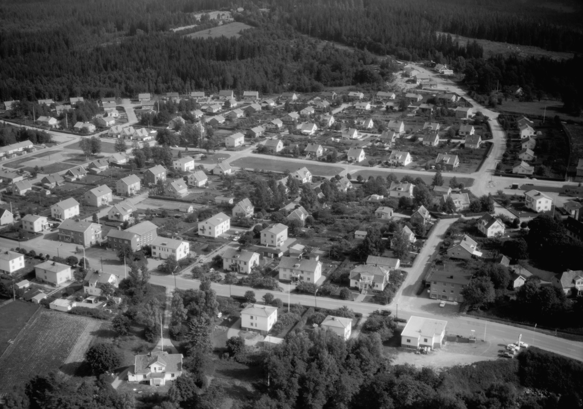 Flygfoto över Landsbro i Vetlanda kommun, Jönköpings län. 1220 / 1966