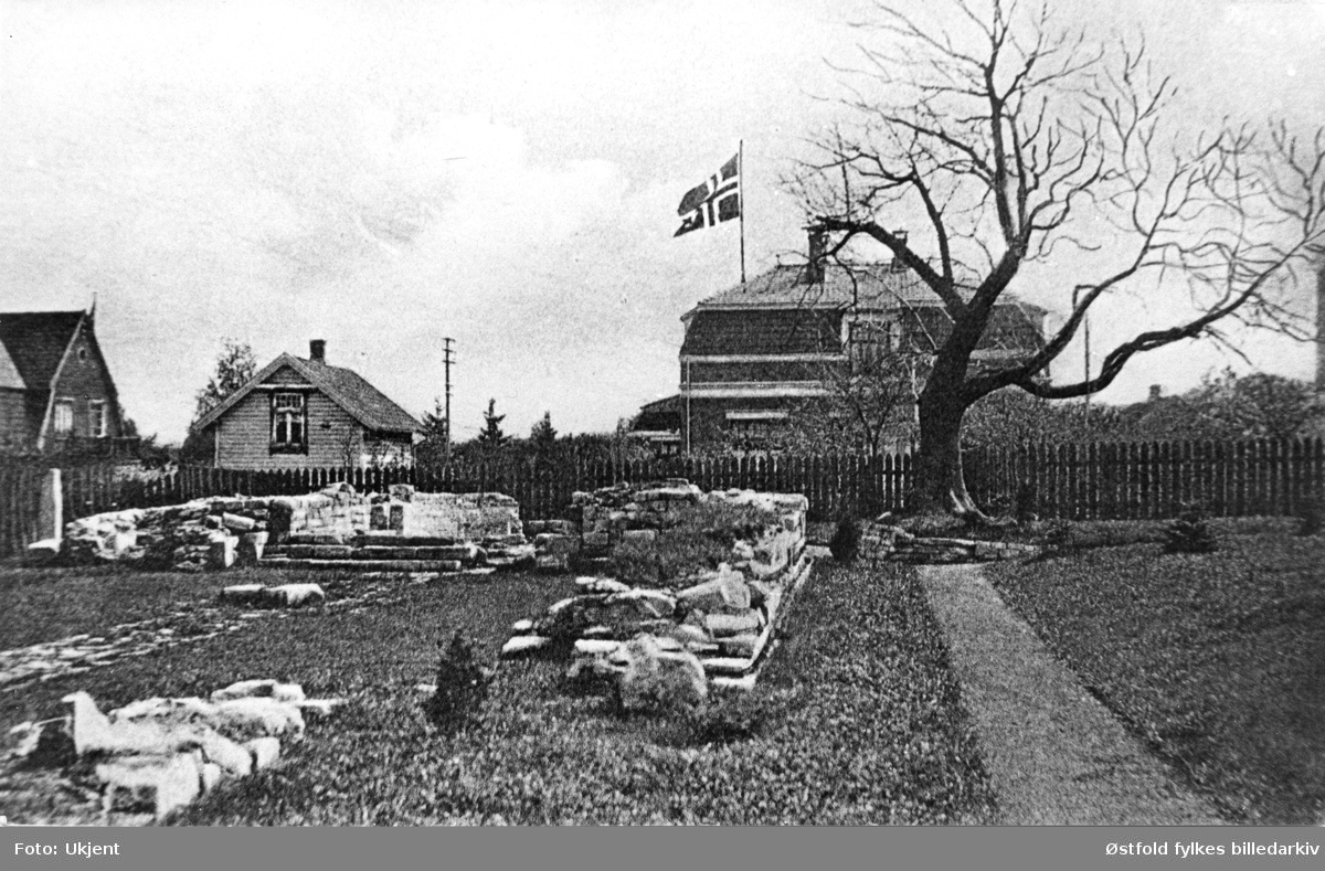 Ruinparken ved Borgarsyssel Museum i Sarpsborg. Postkort.