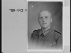 Portrett av tysk soldat i uniform, Muller.