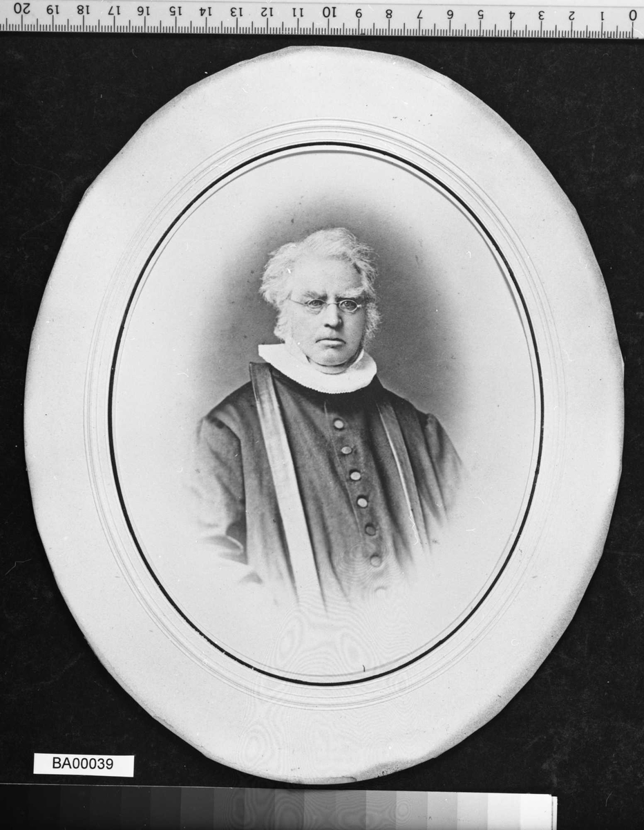 Peder Bjørnson, prest, far,
