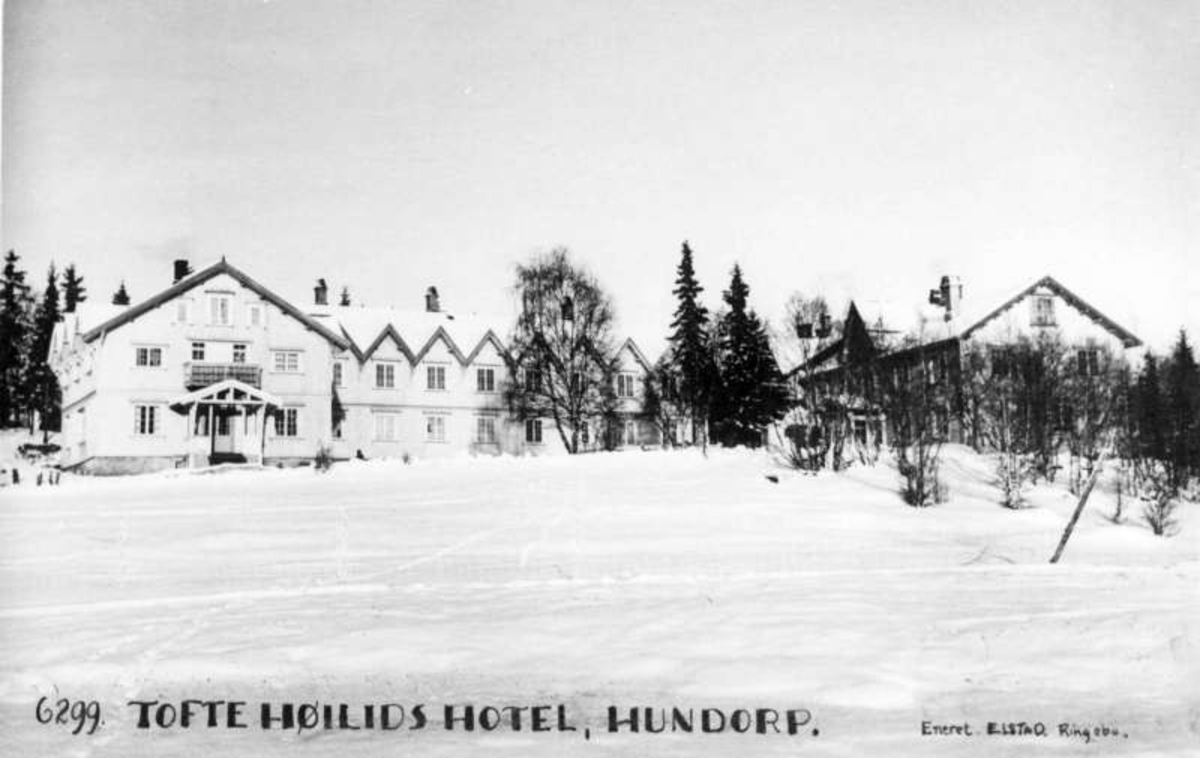 Sør-Fron. Nordre Lia. Tofte sanatorium. (Tofte Høilids Hotel). Store hvitmalte bygninger. Vinter