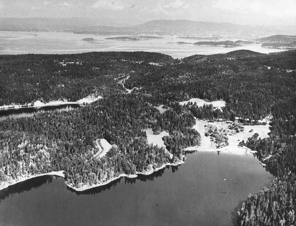 Gjersjøen med Vassbonn, flyfoto
