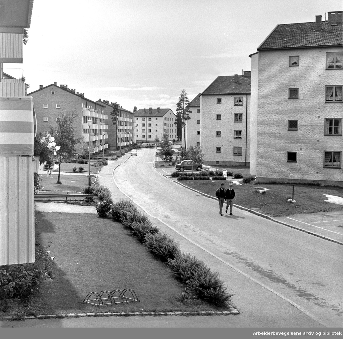 Boligblokker i Gråsteinveien i Blåfjellet borettslag, Lambertseter,.juli 1964.