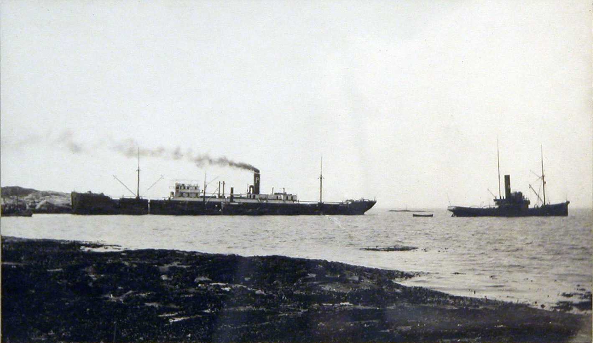 S/S "Lübeck" av Stettin ligger strandet ved Tranøy, Hamarøy juli 1914.