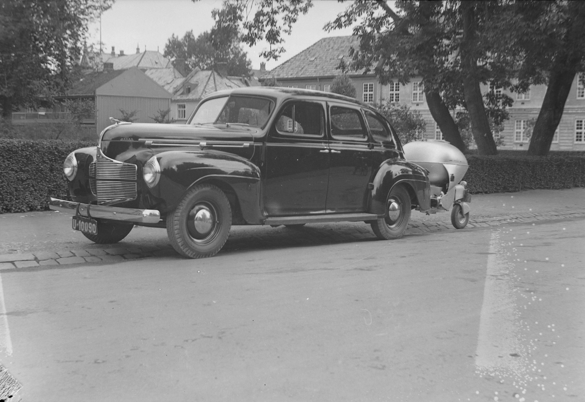Dodge 1940-modell  med trekullgenerator produsert av Volvo som tilhenger fra Grendahl & Minsaas A/S