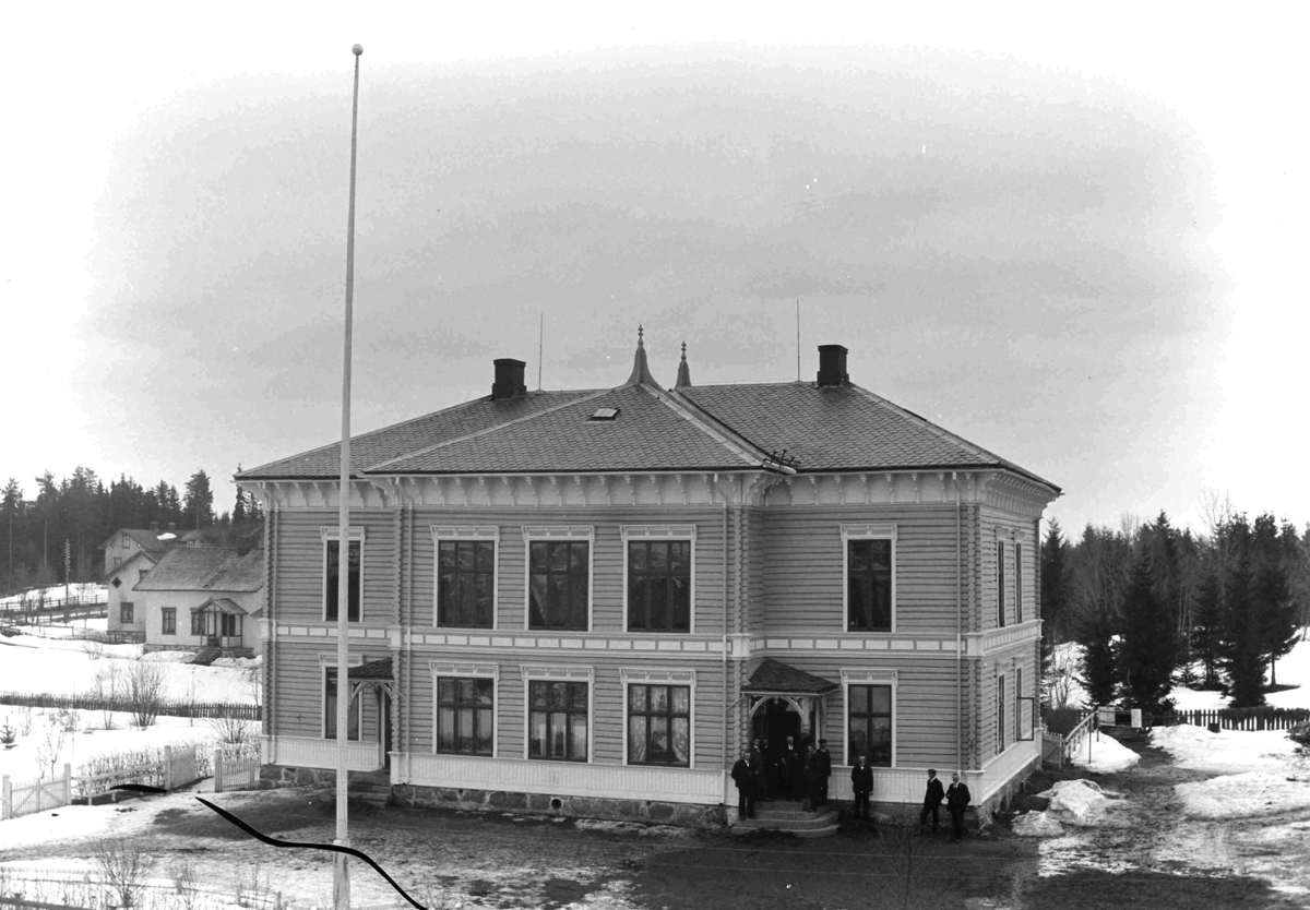 Løten, Tingberg kommunehus,