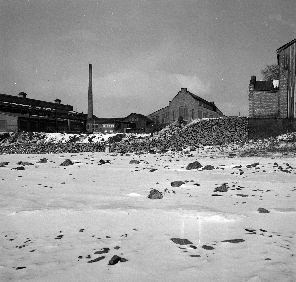 Hamar Jernstøperi og Mekansk verksted, Ham-Jern, Espern, eksteriør av fabrikkbygningene, utfylling av fabrikktomta i 1952, 

