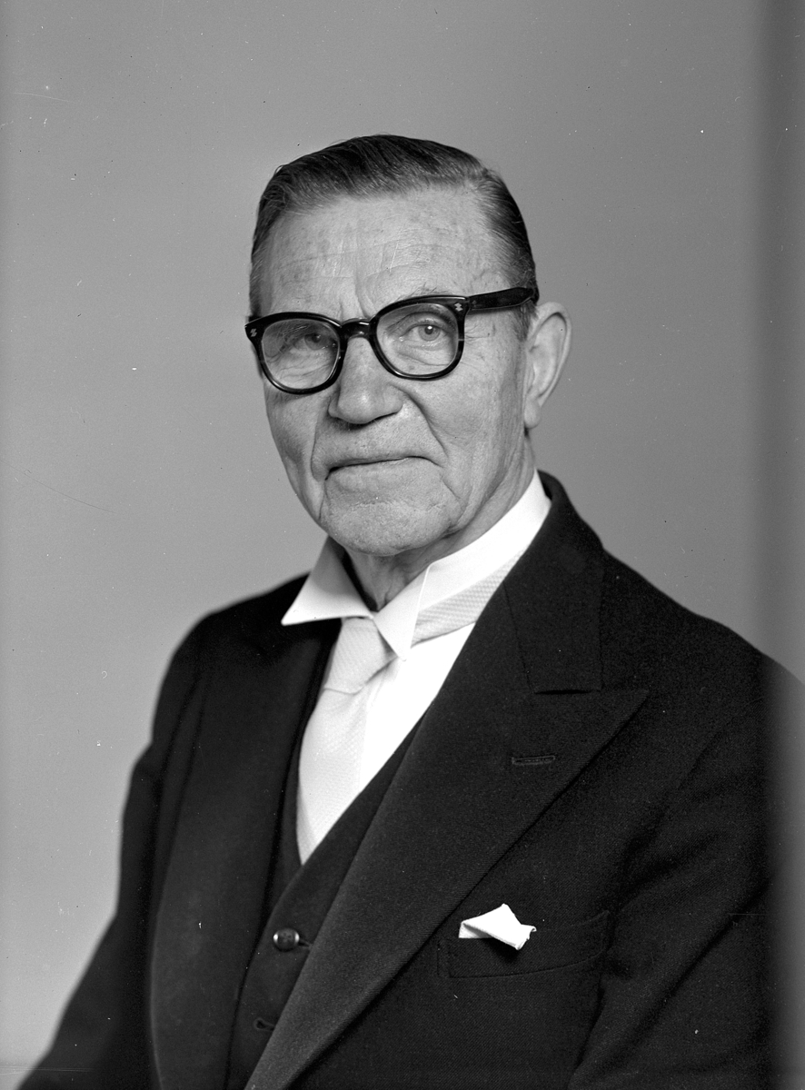 Reidar Windjue Halvorsen (1884-1969). Han var lensmann i Ringsaker i mer enn 30 år. I fra 1913 til 1940 og i fra 1945 frem til 1950. Han var også styreformann for Moelven Brug fra 1923 til 1964. I 1954 ble han slått til ridder av St. Olav. 
