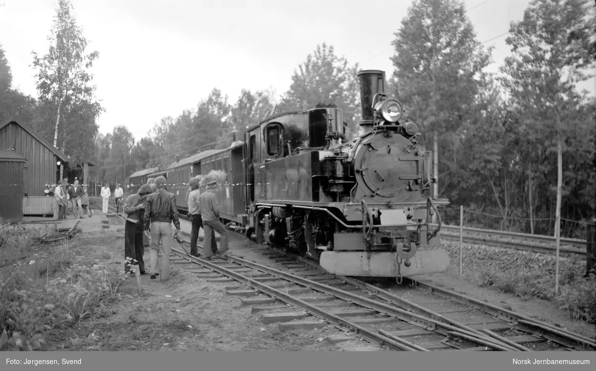 Urskog-Hølandsbanens Meyer-lokomotiv 99 1594 med tog
