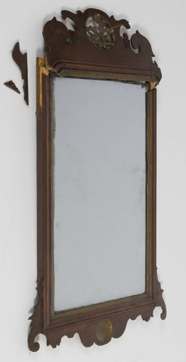 Speil i engelsk regence (Queen Anne-stil).
