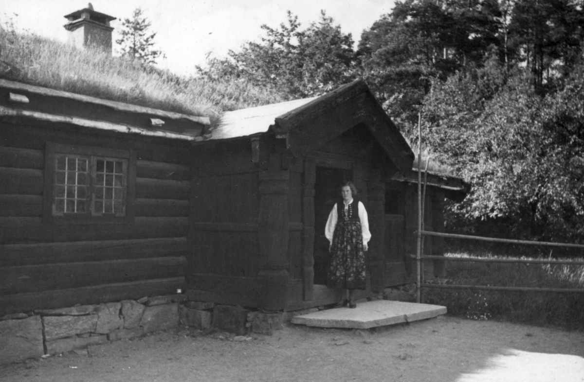 Stue fra Væråsmogen i Flesberg, avbildet på Norsk folkemuseum, 1934.