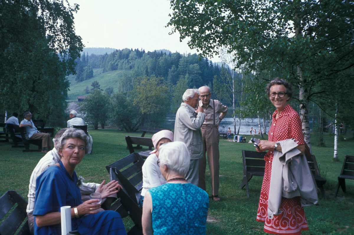 Serie Fotografier Fra En Pensjonistutflukt Den Norske Husflidsforening