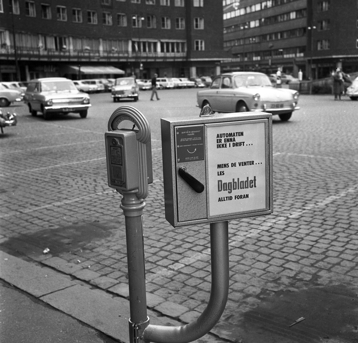 Reklameskilt Dagbladet.
Fotografert 1965.