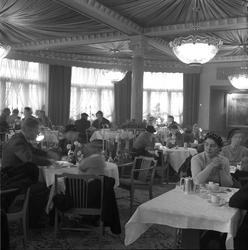 Norge, november 1957. Restaurant Steffens. Interiør.