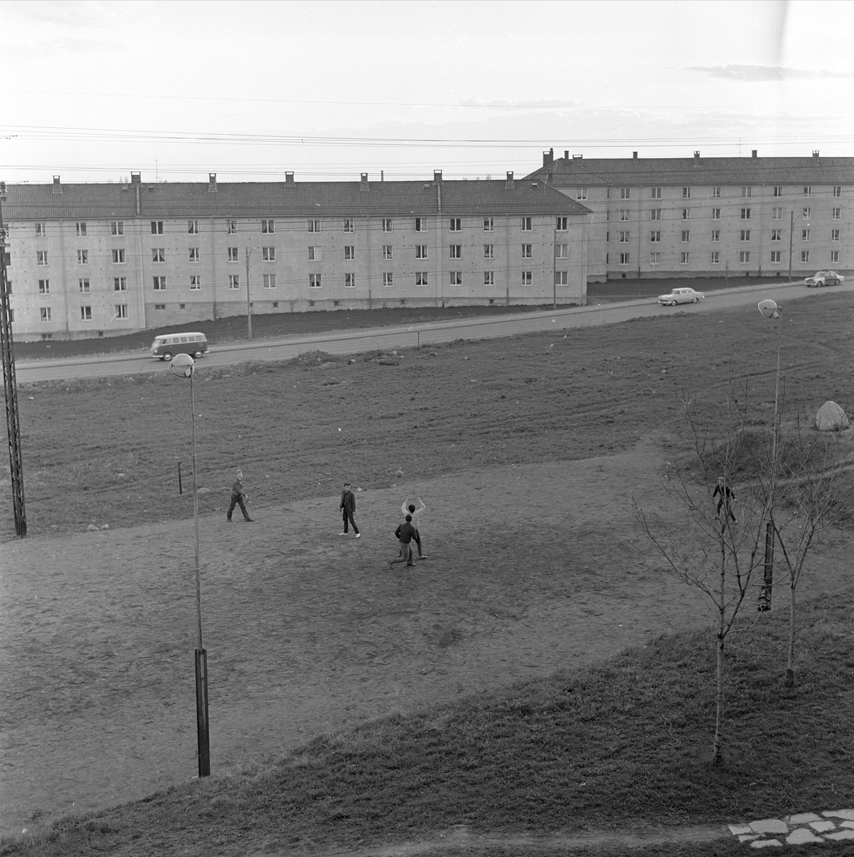 Teisen, Oslo, mai 1963. Løkkefotball.