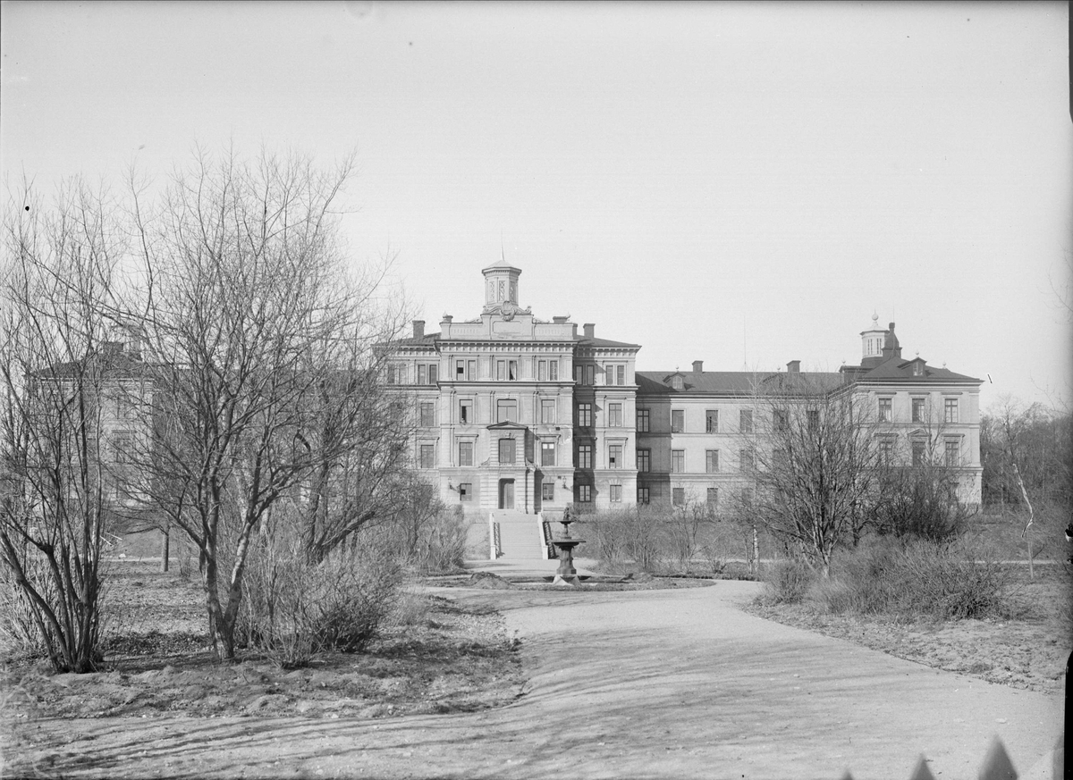 Akademiska sjukhuset i Uppsala från öster, 1901 - 1902