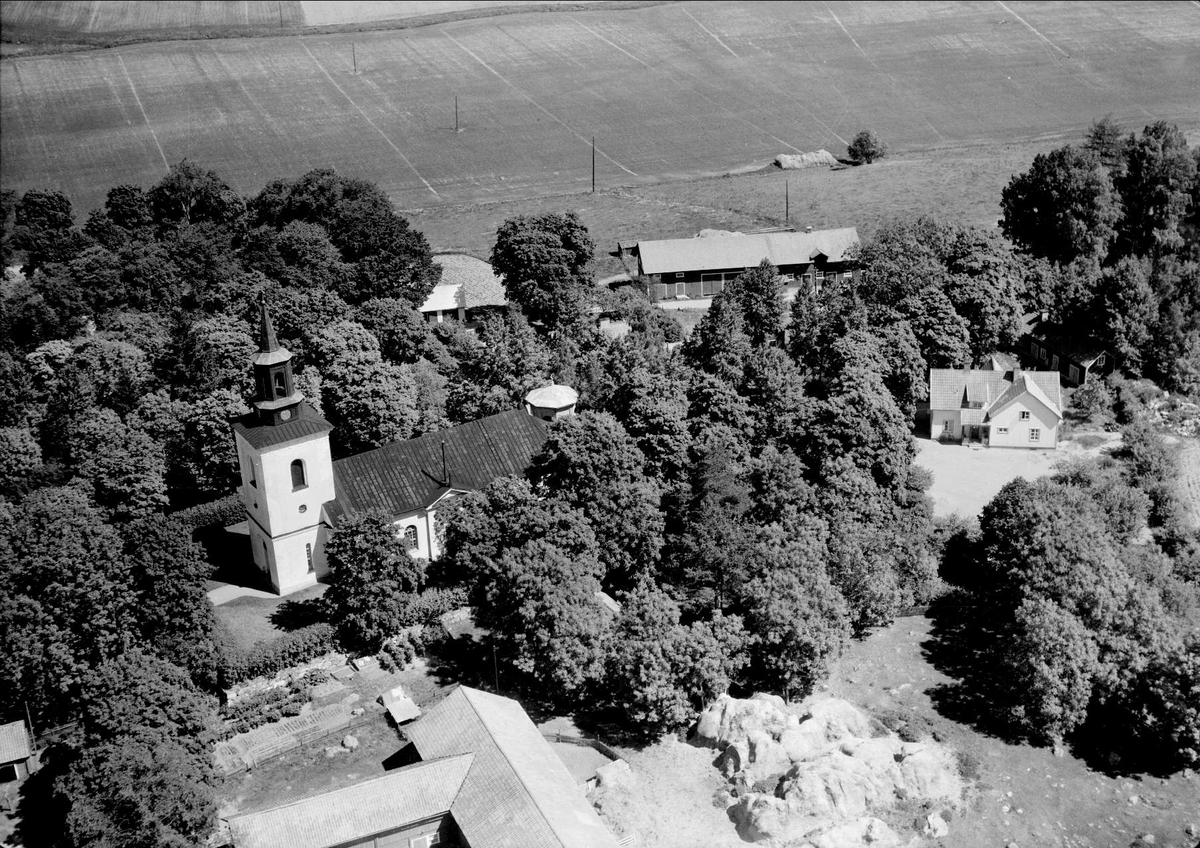 Flygfoto över Altuna kyrka, Altuna socken, Uppland 1959