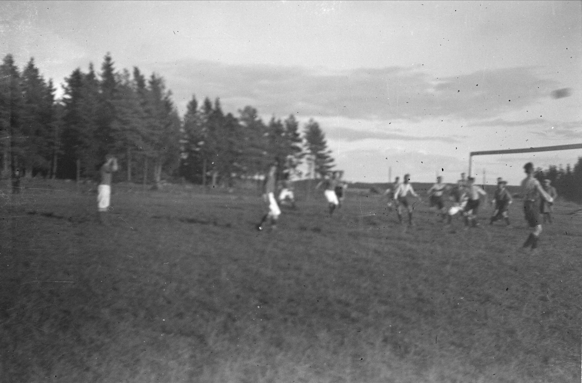Fotbollsmatch - Brunnsta, Österunda socken, Uppland 1940 - 50-tal