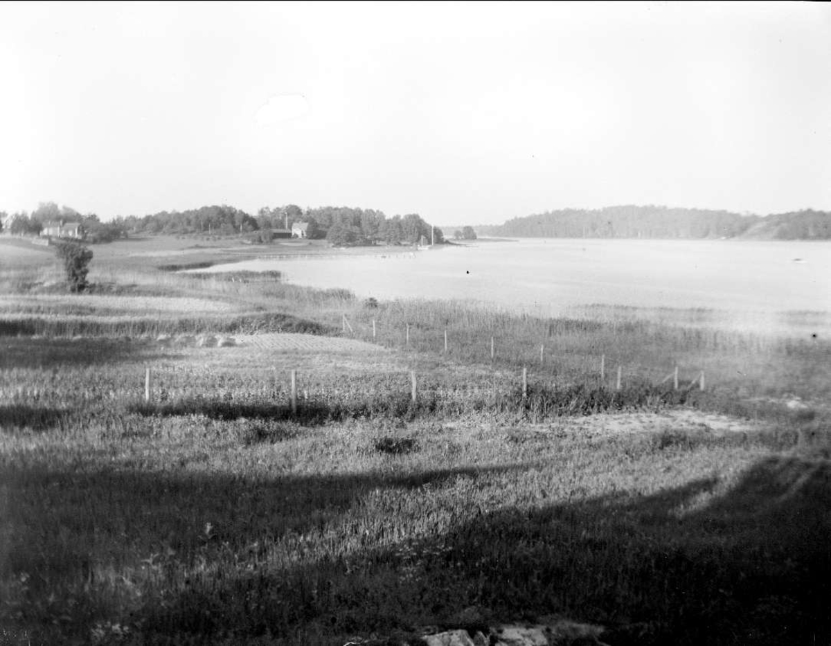 Landskapsvy med Kvisthamraviken, Frötuna socken, Uppland 1927