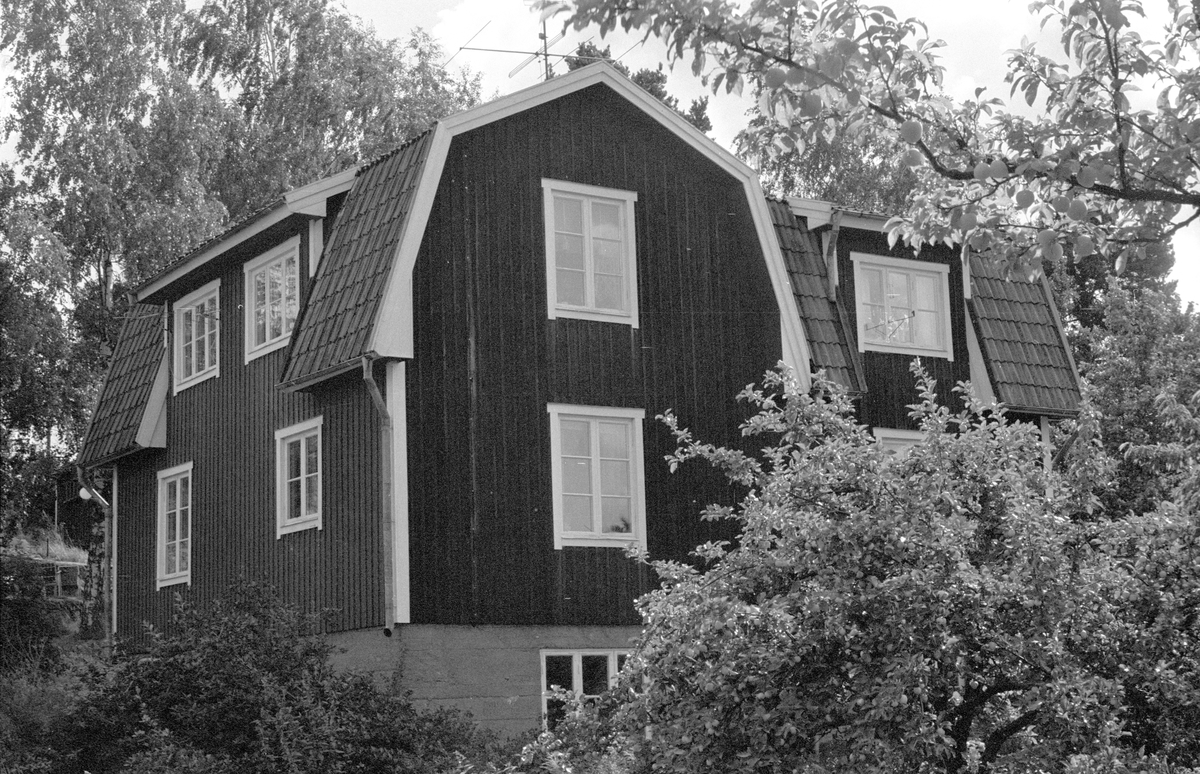Bostadshus, Berga 2:10, Danmarks socken, Uppland 1977