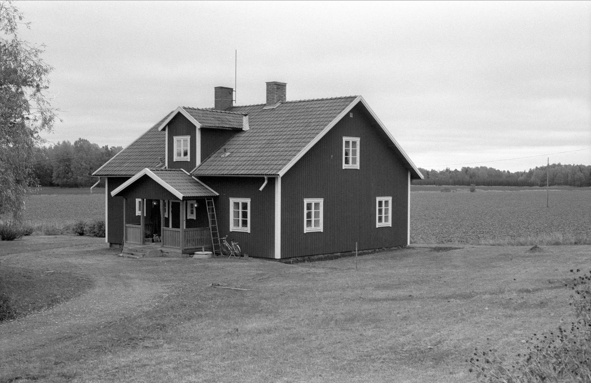 Bostadshus, Gullögla, Bälinge socken, Uppland 1983