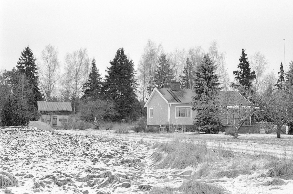 Uthus och bostadshus, Sunnanå 2:3, Hagby socken, Uppland 1985