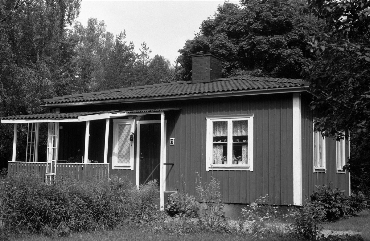 Bostadshus, Eriksberg, Bladåkers socken, Uppland 1987