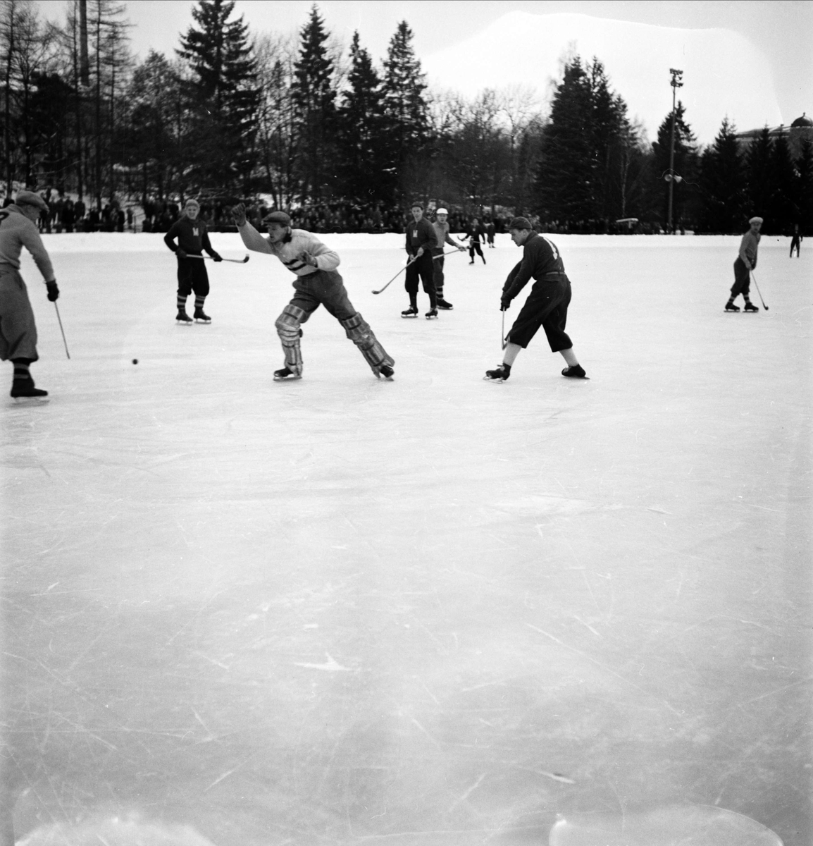 Bandymatch - IFK Uppsala och Morgongåva Sportklubb på Studenternas Idrottsplats, Uppsala  1952