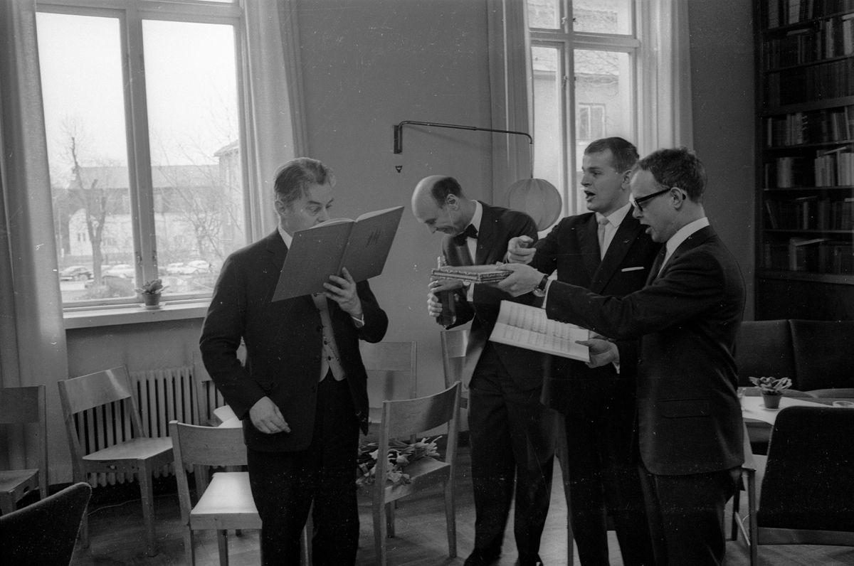 Ejnar Haglund hyllas, Uppsala  april 1965