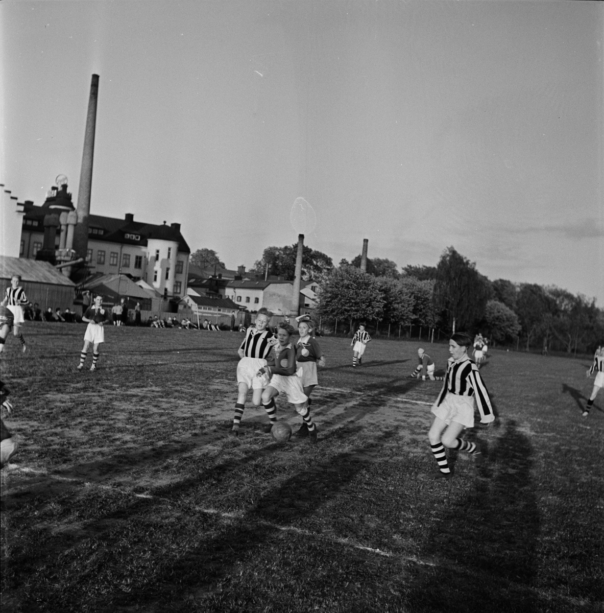 Pojkfotboll, Uppsala IF-Vesta, Luthagsstranden, Uppsala, juni 1954