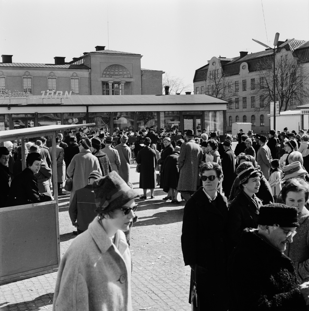 Påskmässa, Vaksala torg, Uppsala april 1962