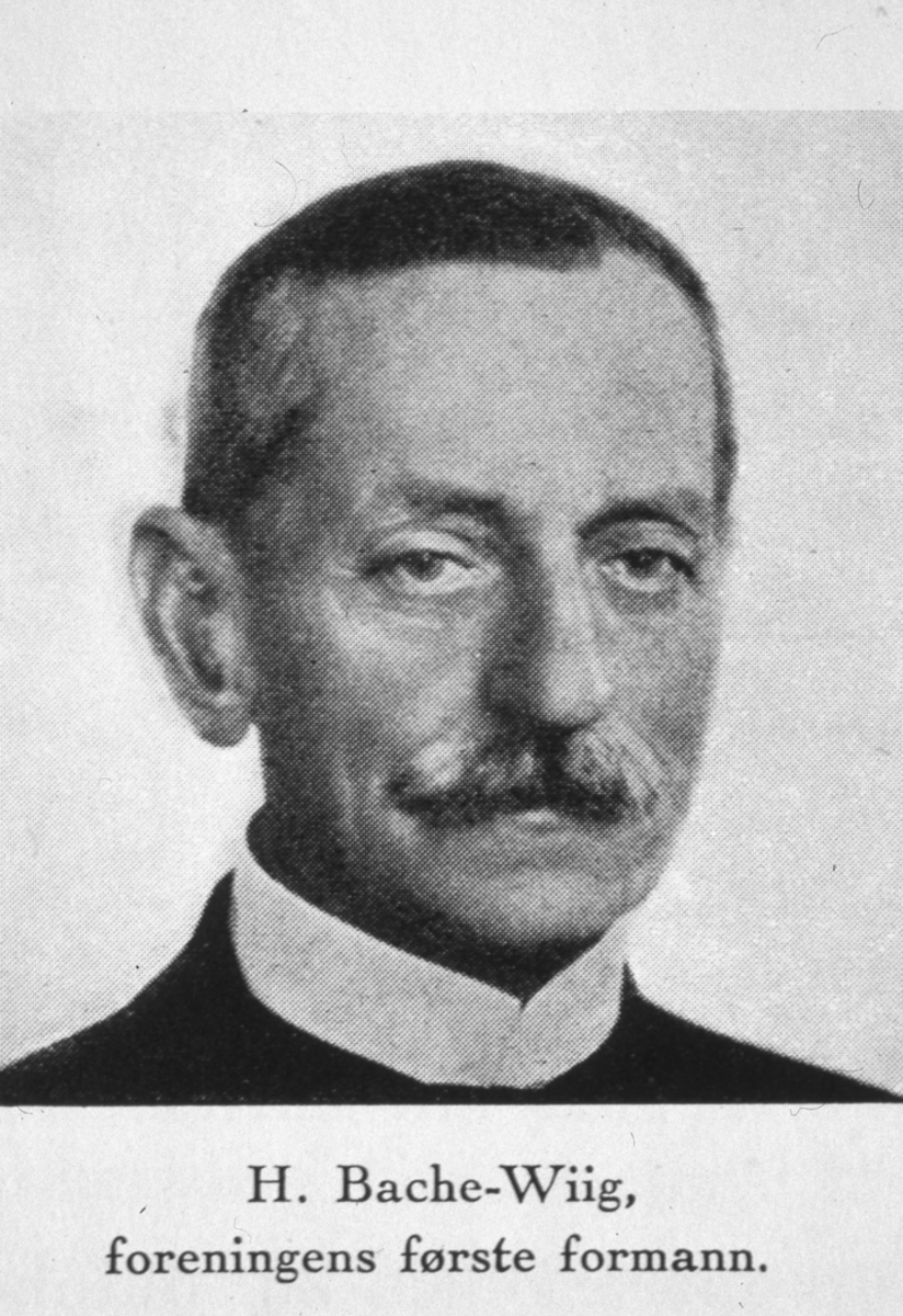 Bøhnsdalen. H. Bache-Wiig. Foreningens første formann.