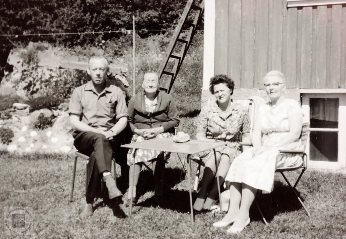 Familiebilde i Varåsen, Håland i Grindheim Audnedal.