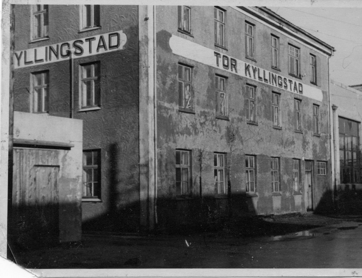 Fasade til fabrikkbygningen til Tor Kyllingstad Møbelfabrikk