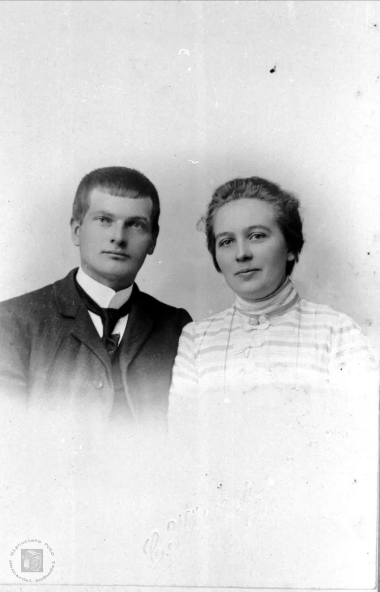 Ekteparet Simon og Johanne Cicilie Usland, Øyslebø.